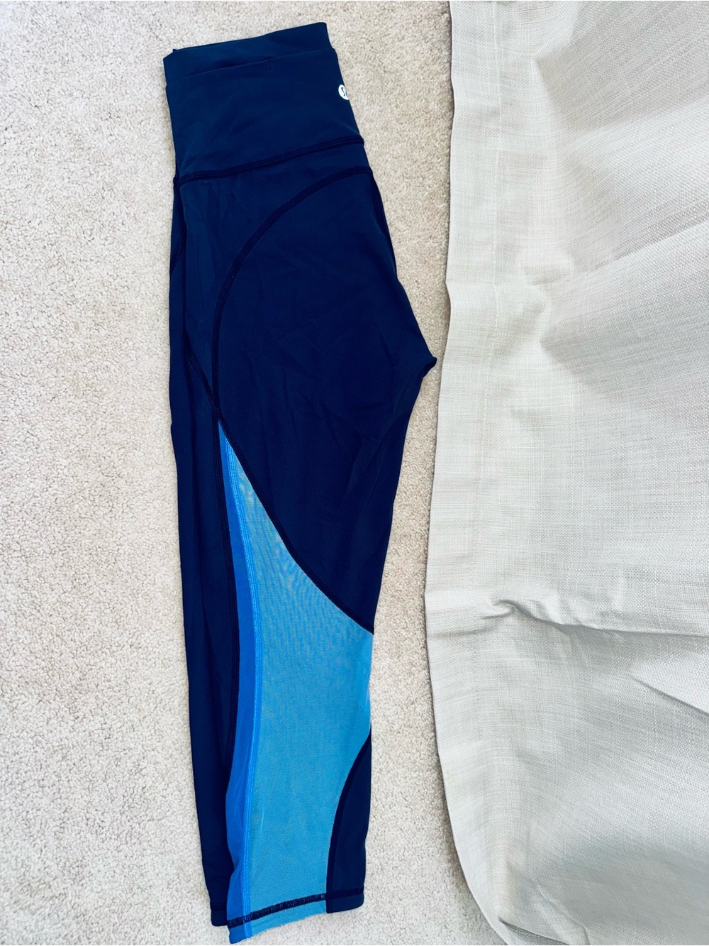 lululemon athletica Navy Leggings with Blue Panels ALL THE RIGHT PLACES